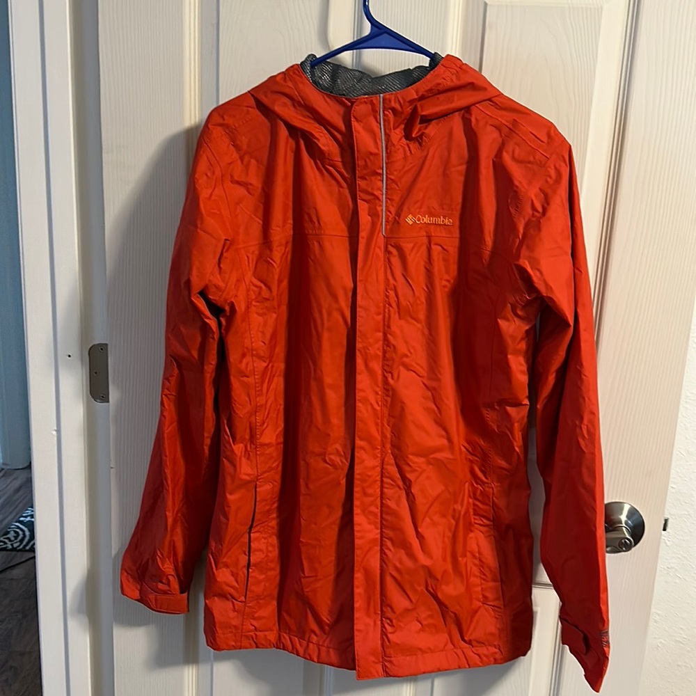 Columbia Rain/Wind jacket with attached hood.